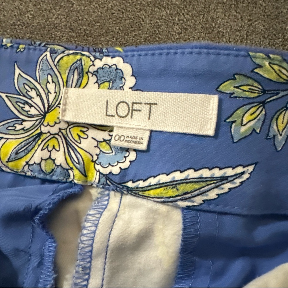 LOFT Floral Blue and Yellow Shorts EUC - Picture 3 of 4